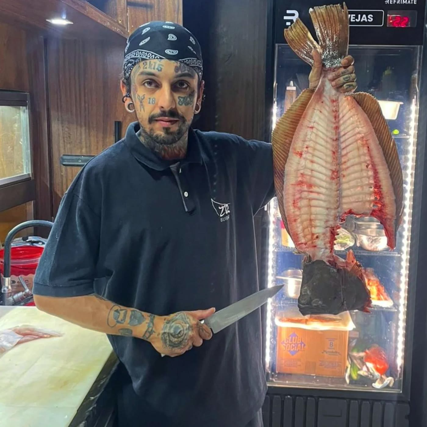 Iuri com o peixe